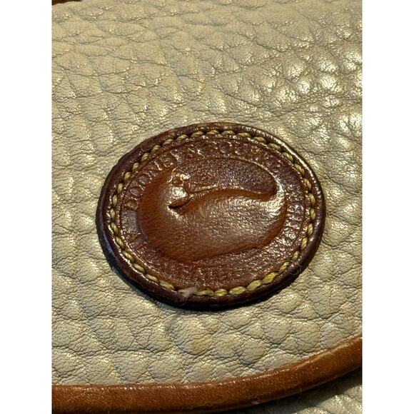 VTG Dooney & Bourke Zip-Along Wallet Small Crossbody Bag All-Weather Leather - Picture 5 of 6